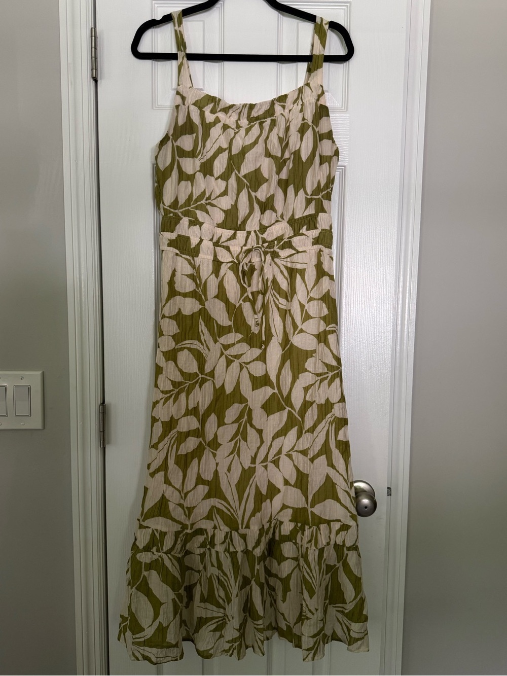 Kate and Lily Olive Green & Cream Leaf Print Midi Dress | Size Large